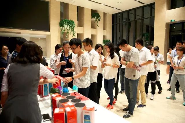 公司舉辦中秋節(jié)外地單身青年歡樂嘉年華活動(dòng)12.jpg 公司舉辦中秋節(jié)外地單身青年歡樂嘉年華活動(dòng)12.jpg