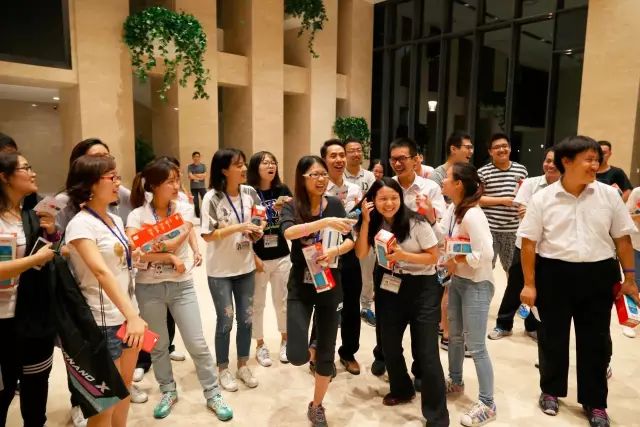 公司舉辦中秋節(jié)外地單身青年歡樂嘉年華活動(dòng)13.jpg 公司舉辦中秋節(jié)外地單身青年歡樂嘉年華活動(dòng)13.jpg